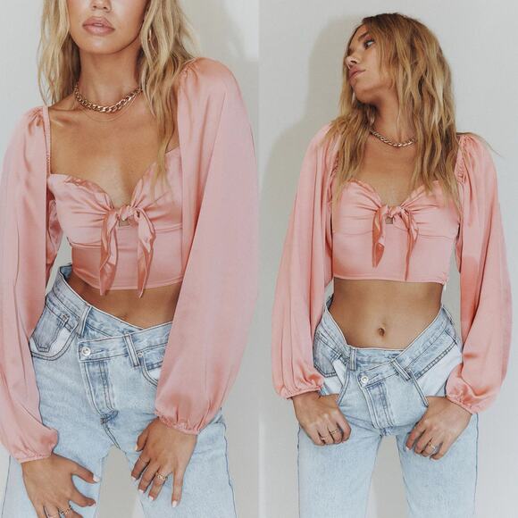 Princess Polly Cropped Long Sleeve Estee Top in Light Pink Satin Size 4 - Picture 2 of 9